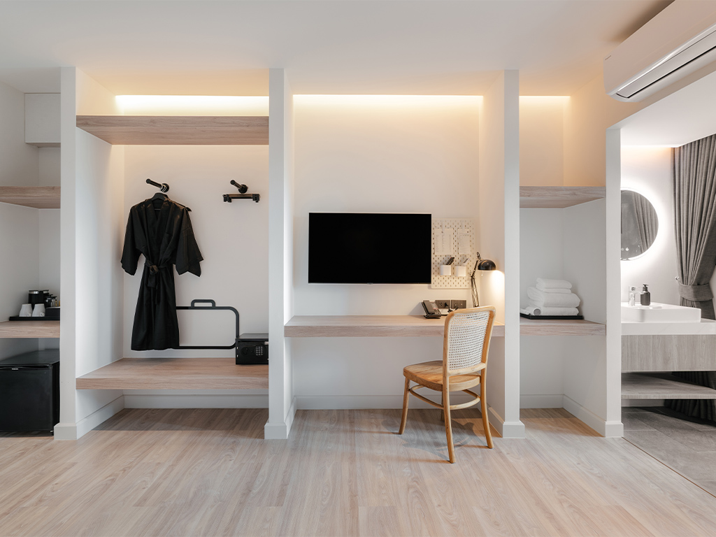 CHIMPANZEE POD (DELUXE ROOM DOUBLE OR TWIN BED)