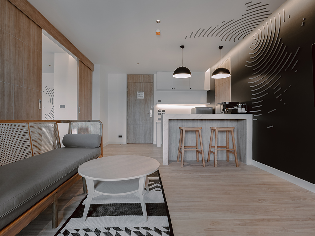 CHIMPANZEE POD SUITE (ONE BEDROOM DOUBLE OR TWIN BED WITH LIVING ROOM)